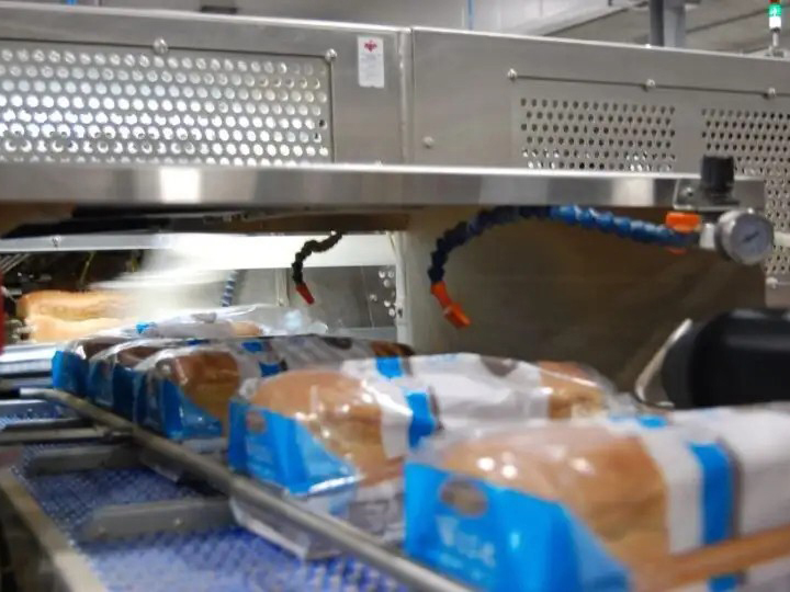 AMF Bakery Systems - Carga y sellado de bolsas prefabricadas Imagen del producto